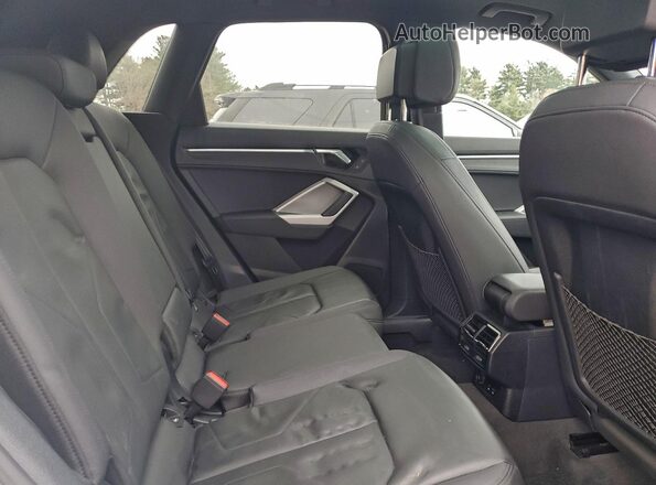 WA1EECF37P1127093 2023 AUDI Q3 White Widok wnętrza z tyłu