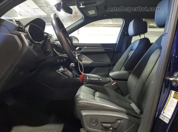 WA1EECF38N1007512 2022 AUDI Q3 Синий Вид салона спереди