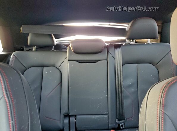 WA1EECF38S1050467 2025 AUDI Q3 White Հետևի նստատեղերի տեսք