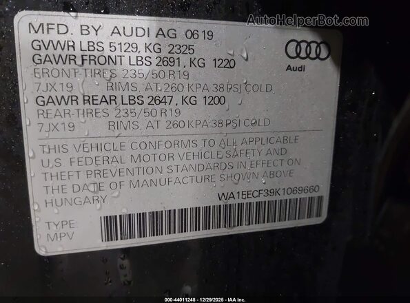 WA1EECF39K1069660 2019 AUDI Q3 Black Engine compartment view