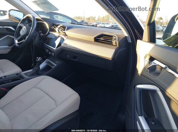 WA1EECF3XM1145180 2021 AUDI Q3 Черный Вид салона спереди