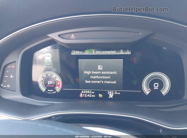 WA1EVAF10MD026703 2021 AUDI Q8 White Vista de los asientos traseros