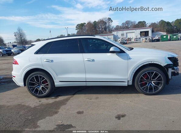 WA1EVAF10MD026703 2021 AUDI Q8 White Vista interior trasera