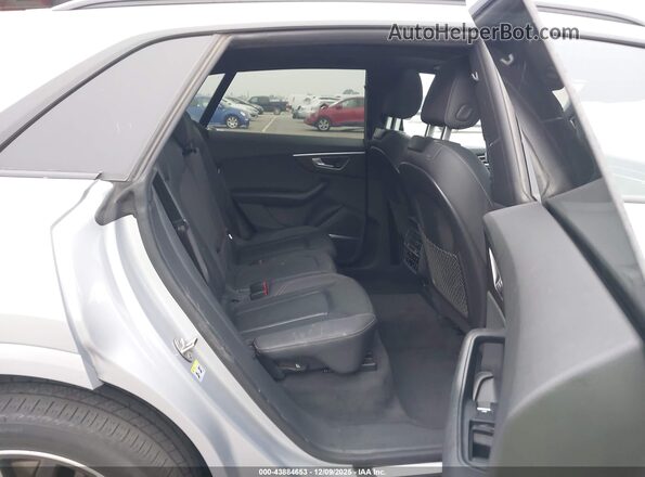 WA1EVAF12MD007909 2021 AUDI Q8 Silver VIN კოდის სტიკერის ხედი