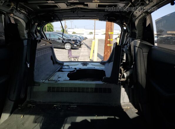 WA1EVBF13PD017696 2023 AUDI Q8 White Vista de los asientos traseros