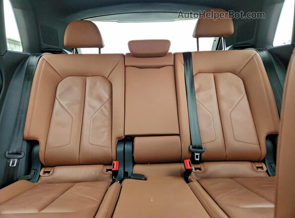 WA1FECF3XK1083071 2019 AUDI Q3 White Вид задньої частини салону