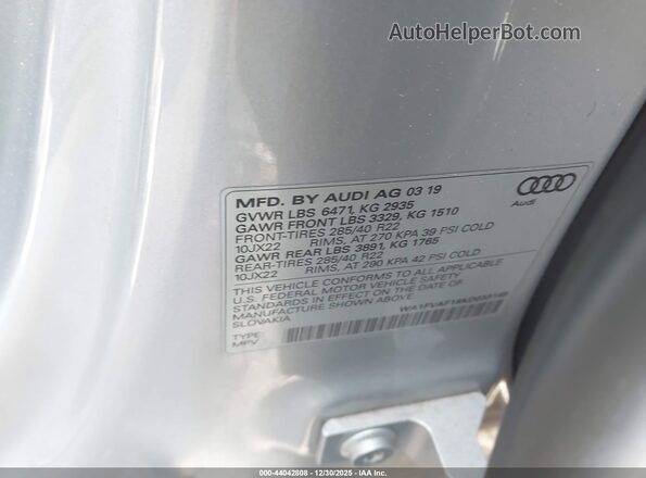 WA1FVAF19KD033148 2019 AUDI Q8 Gray Vista del compartimento del motor