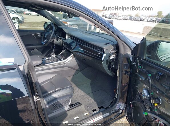 WA1FVBF19ND021432 2022 AUDI Q8 Черный Вид салона спереди