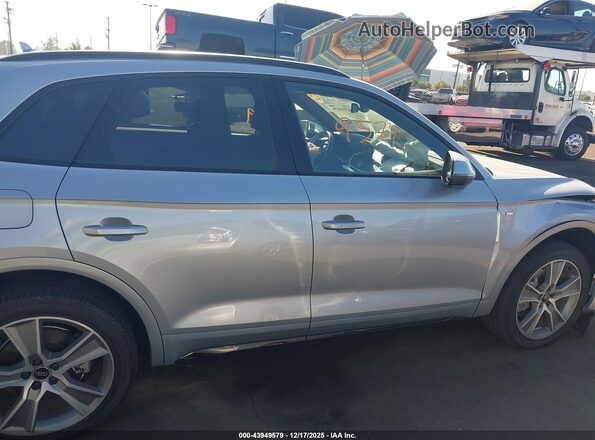 WA1GAAFY2S2039124 2025 AUDI Q5 Silver Панорамний вид салону 360°