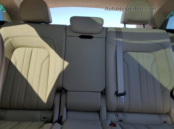 WA1GAAFY4N2002127 2022 AUDI Q5 White Vista de los asientos traseros