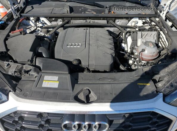 WA1GAAFY4N2002127 2022 AUDI Q5 White Vista del compartimento del motor