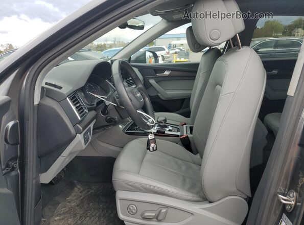 WA1GAAFY7N2087979 2022 AUDI Q5 Gray Вид салону спереду