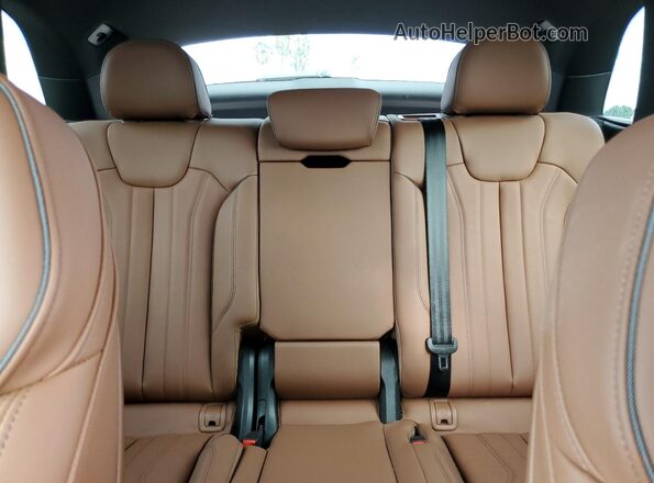 WA1GAAFY8R2074003 2024 AUDI Q5 Gray უკანა სავარძლების ხედი
