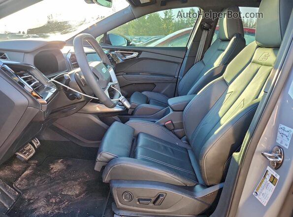 WA1GUAFZ9SP010335 2025 AUDI Q4 Gray 