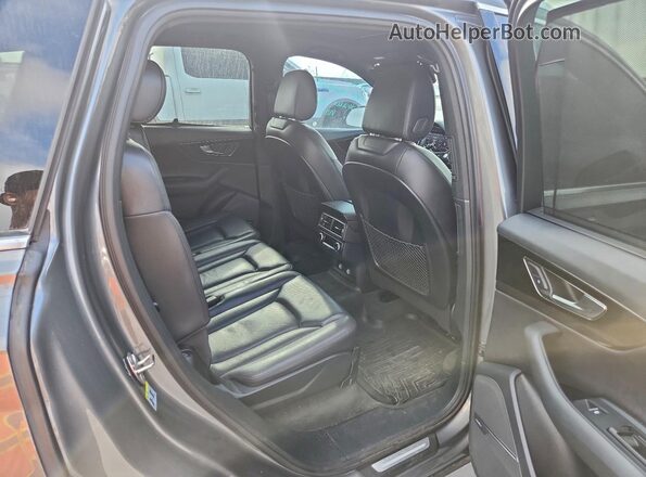 WA1LAAF75JD023136 2018 AUDI Q7 Gray 