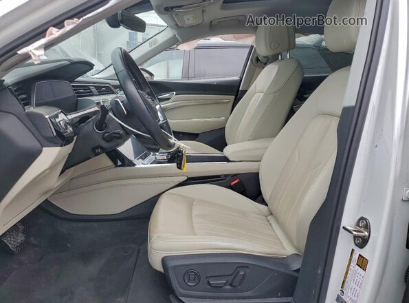 WA1LAAGEXMB004434 2021 AUDI E-TRON White Սալոնի դիմացի տեսք
