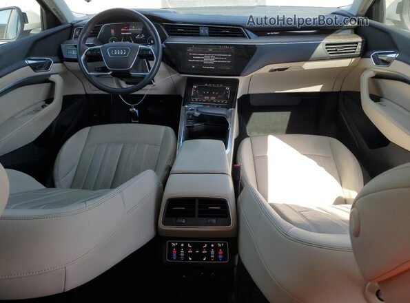 WA1LAAGEXNB023342 2022 AUDI E-TRON White Առջևի վահանակի տեսք