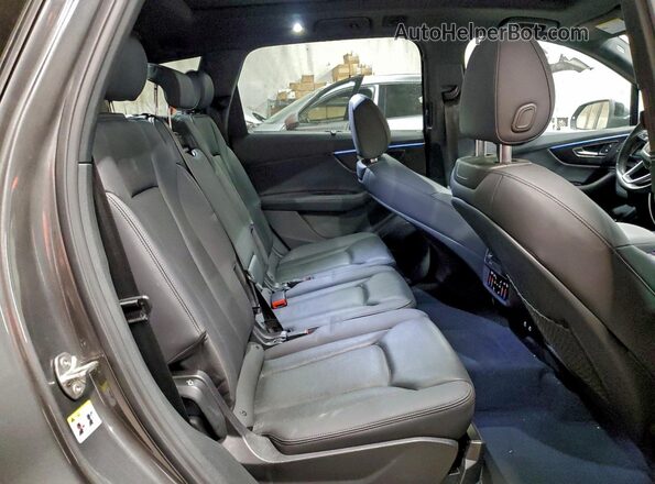 WA1LCBF72PD019943 2023 AUDI Q7 Gray Вид задньої частини салону