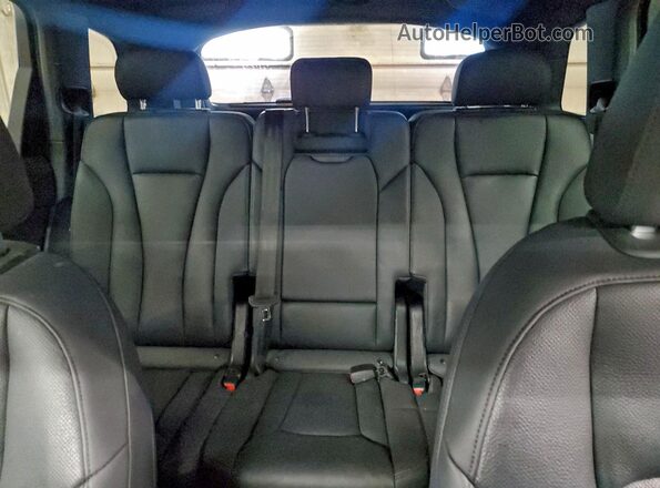 WA1LCBF72PD019943 2023 AUDI Q7 Gray Вид задніх сидінь