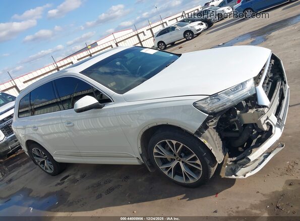 WA1LHAF75KD015972 2019 AUDI Q7 White Вид задньої частини салону