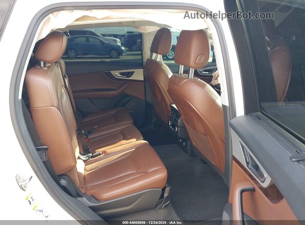WA1LHAF75KD015972 2019 AUDI Q7 White Вид наклейки з VIN-кодом