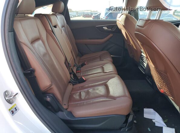 WA1LJAF75MD012772 2021 AUDI Q7 White Rear interior view