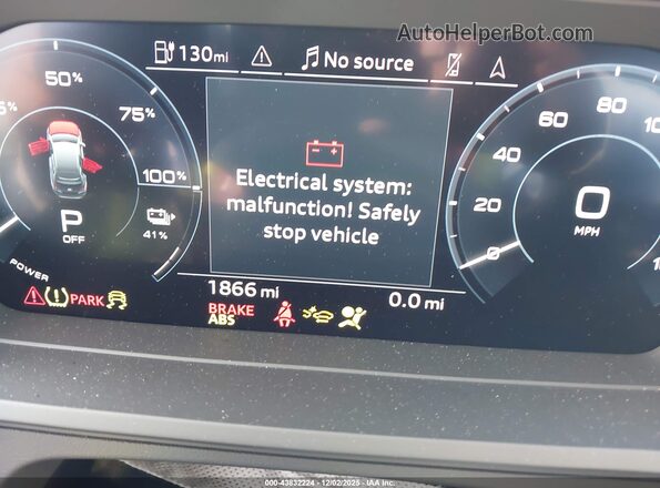WA1LUBFZ4SP065831 2025 AUDI Q4 Серый 