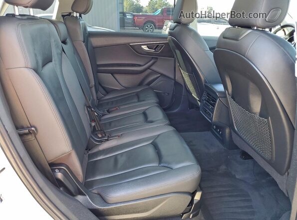 WA1LXAF71LD002625 2020 AUDI Q7 Белый Вид задней части салона