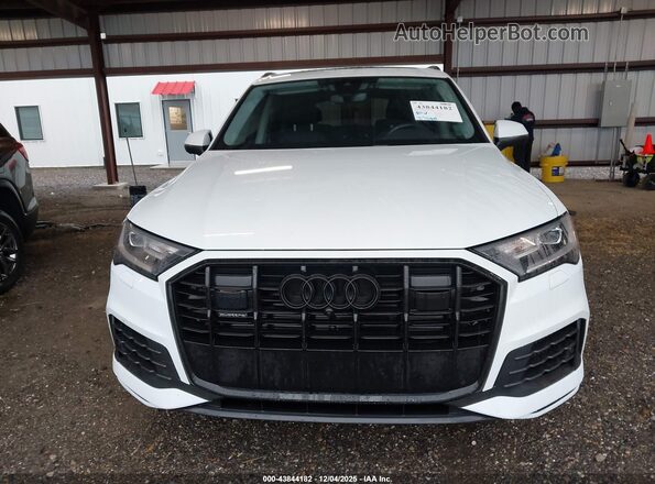 WA1LXBF76PD001885 2023 AUDI Q7 White Rear interior view