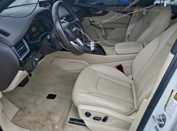 WA1VAAF7XJD014392 2018 AUDI Q7 White 