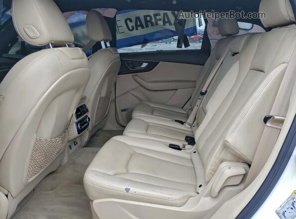 WA1VAAF7XJD014392 2018 AUDI Q7 White 
