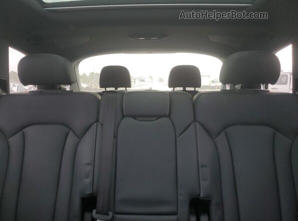 WA1VVBF74SD010236 2025 AUDI Q7 Gray Rear seats view