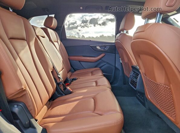 WA1VXAF70MD041409 2021 AUDI Q7 Black Rear interior view