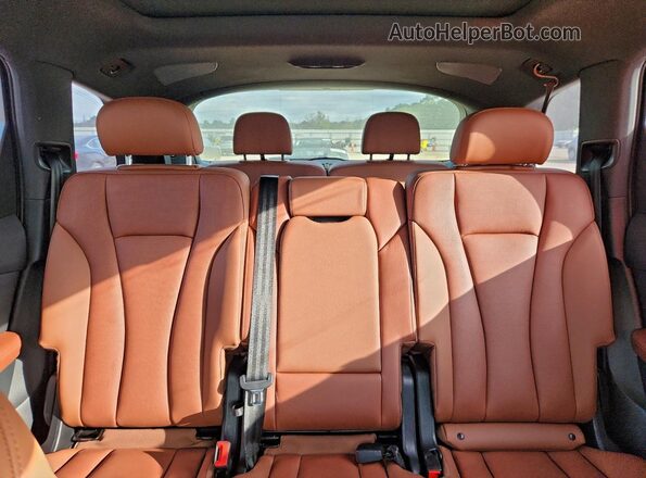 WA1VXAF70MD041409 2021 AUDI Q7 Black Rear seats view