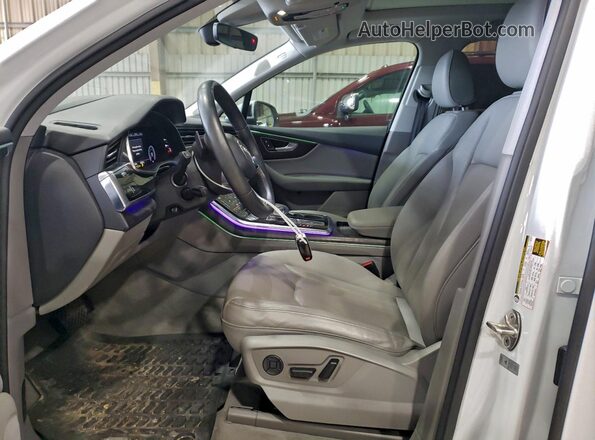WA1VXAF73LD008984 2020 AUDI Q7 White წინა სალონის ხედი