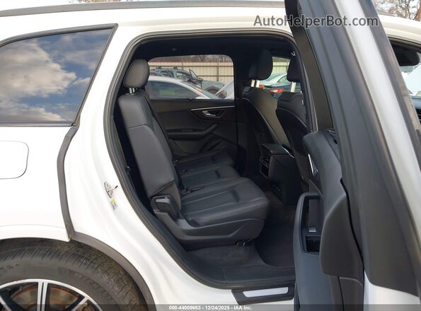 WA1VXAF74LD000778 2020 AUDI Q7 White VIN sticker view