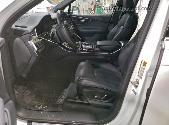 WA1VXBF73PD023531 2023 AUDI Q7 White Widok wnętrza z przodu