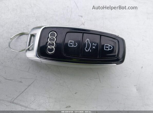 WA1VXBF74ND019520 2022 AUDI Q7 Gold Vista del salpicadero