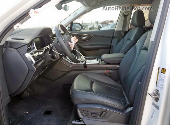 WA1VXBF74PD001974 2023 AUDI Q7 White Front interior view