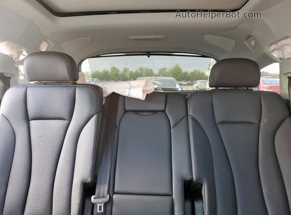 WA1VXBF74PD001974 2023 AUDI Q7 White Rear seats view