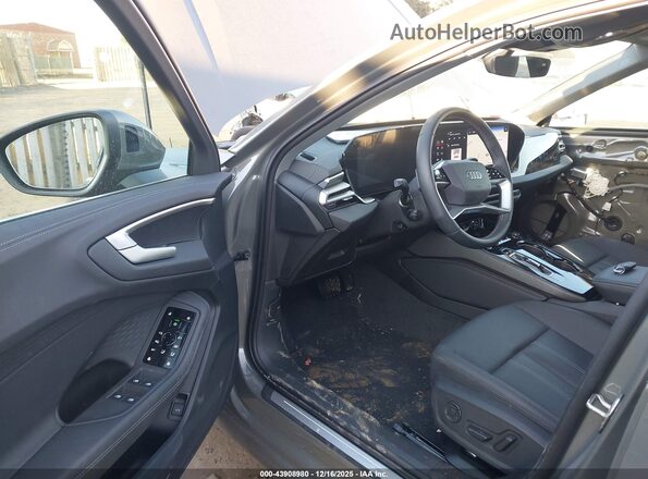 WAU1BCFU5SN060935 2025 AUDI ALL Gray Vista interior delantera
