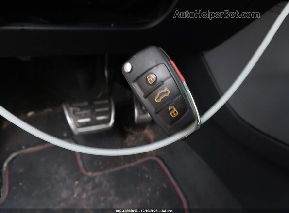 WAUB1GFF8J1022993 2018 AUDI S3 Blue Առջևի վահանակի տեսք
