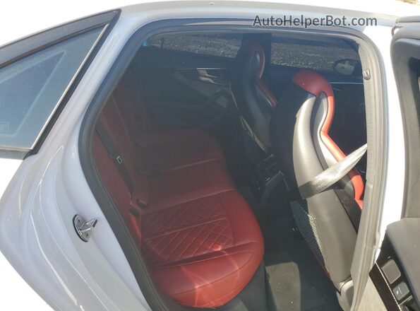 WAUB4AF47LA043002 2020 AUDI S4 White Widok tylnych siedzeń