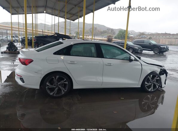 WAUBUDGY2NA019003 2022 AUDI OTHER White Սալոնի հետևի տեսք
