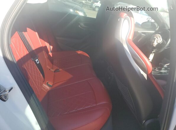 WAUC4AF4XKA000762 2019 AUDI S4 White Vista de los asientos traseros