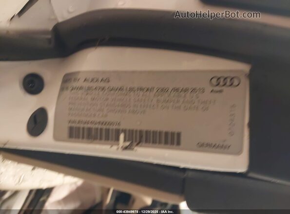 WAUENAF45HN009974 2017 AUDI OTHER White Engine compartment view