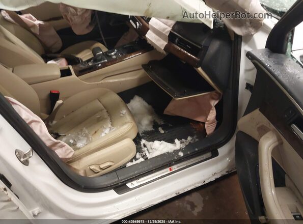 WAUENAF45HN009974 2017 AUDI OTHER White Front interior view
