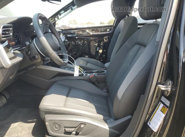 WAUGUDGY7SA038969 2025 AUDI OTHER Black წინა სალონის ხედი