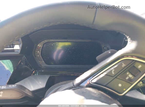 WAUGUDGY7SA138067 2025 AUDI OTHER White Vista de los asientos traseros