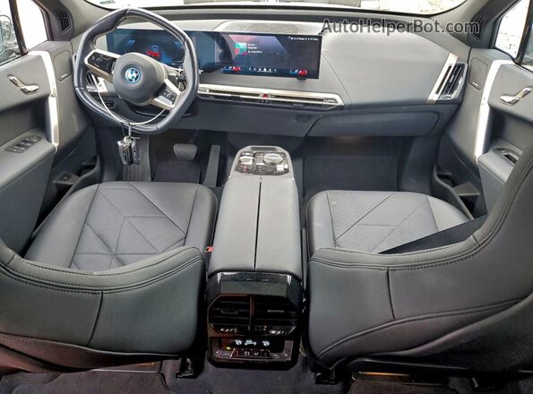 WB523CF08RCN94515 2024 BMW IX Black 